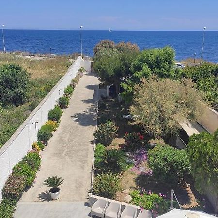 Seagull Apartments - Front And Sea View & Airport Bari Ngoại thất bức ảnh