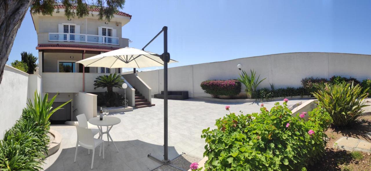 Seagull Apartments - Front And Sea View & Airport Bari Ngoại thất bức ảnh