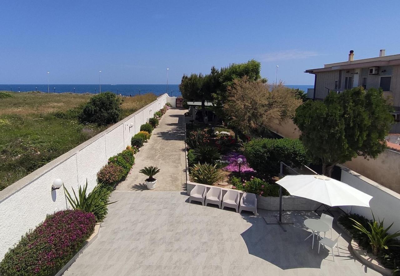 Seagull Apartments - Front And Sea View & Airport Bari Ngoại thất bức ảnh