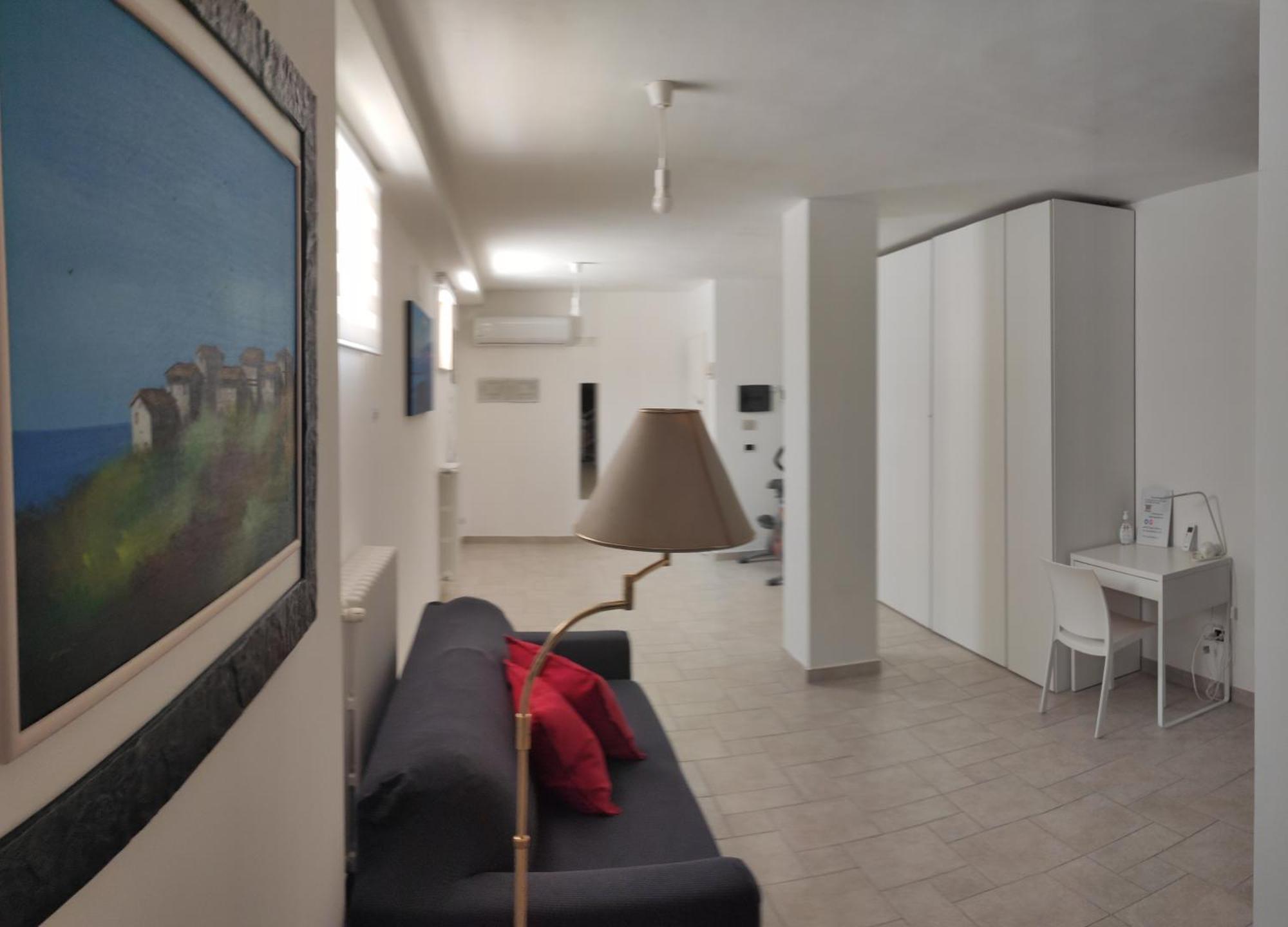 Seagull Apartments - Front And Sea View & Airport Bari Ngoại thất bức ảnh