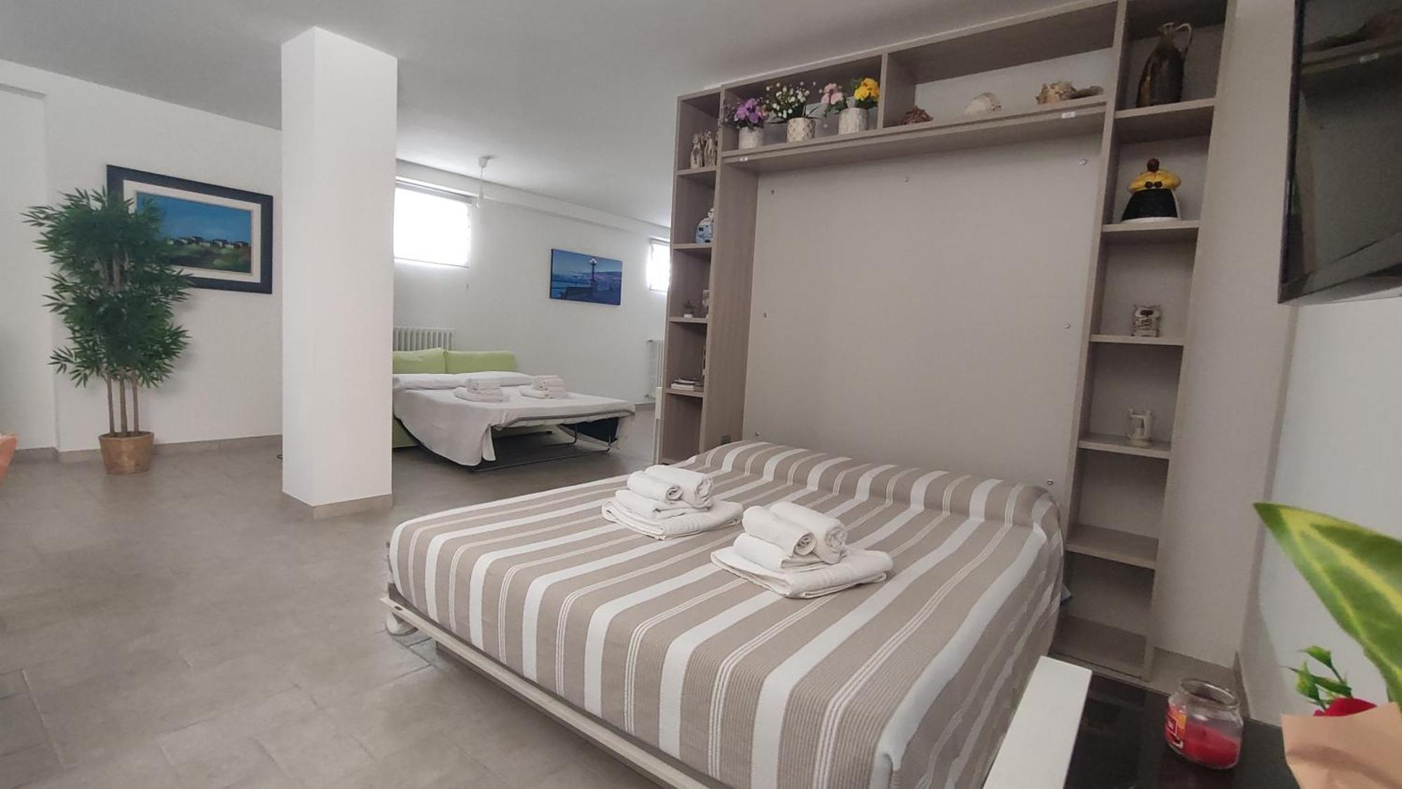 Seagull Apartments - Front And Sea View & Airport Bari Ngoại thất bức ảnh