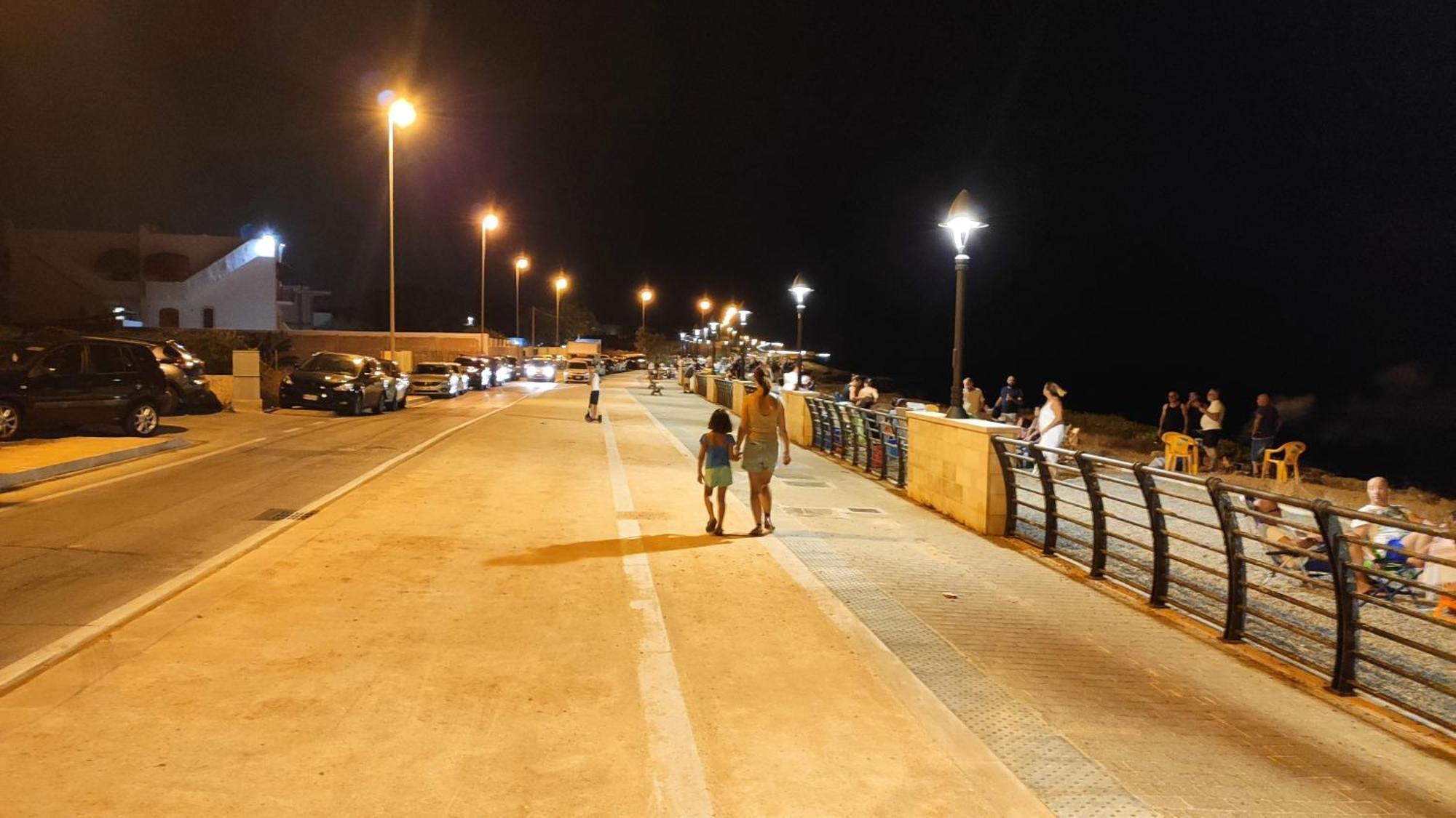 Seagull Apartments - Front And Sea View & Airport Bari Ngoại thất bức ảnh