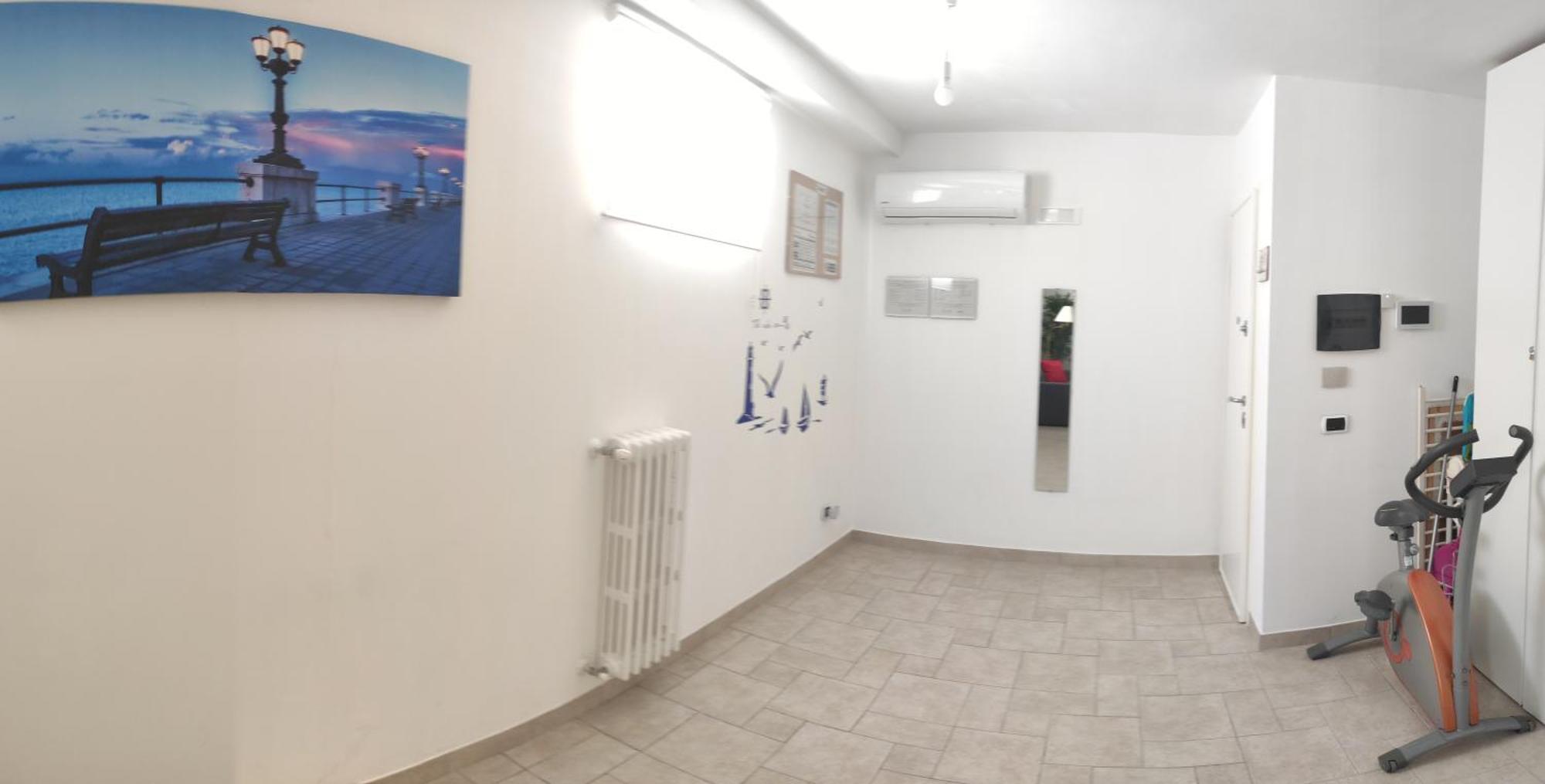Seagull Apartments - Front And Sea View & Airport Bari Ngoại thất bức ảnh